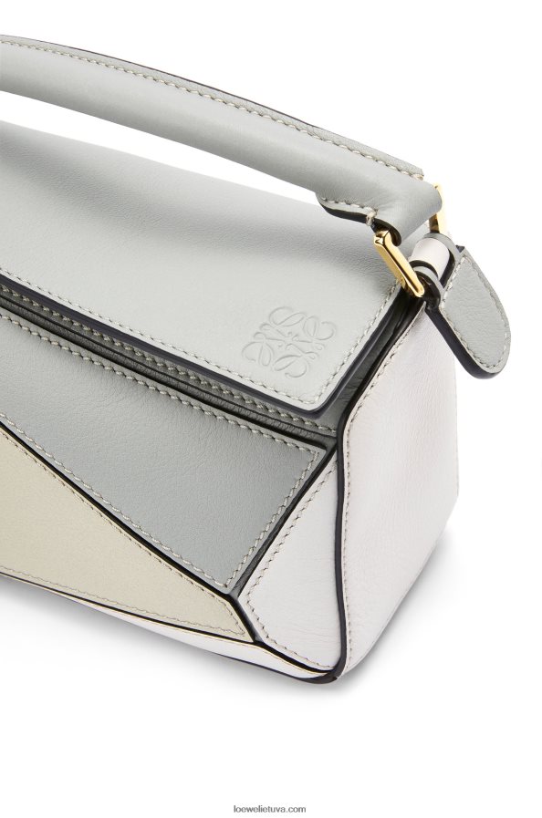 Loewe moterys mini galvosūkių maišelis iš klasikinės blauzdos odos pelenų pilka/marmuro žalia BZ26XN288