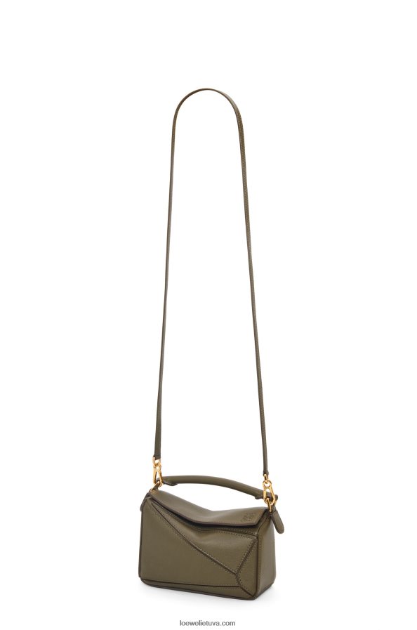 Loewe moterys mini galvosūkių maišelis iš klasikinės blauzdos odos tamsiai chaki žalia BZ26XN202
