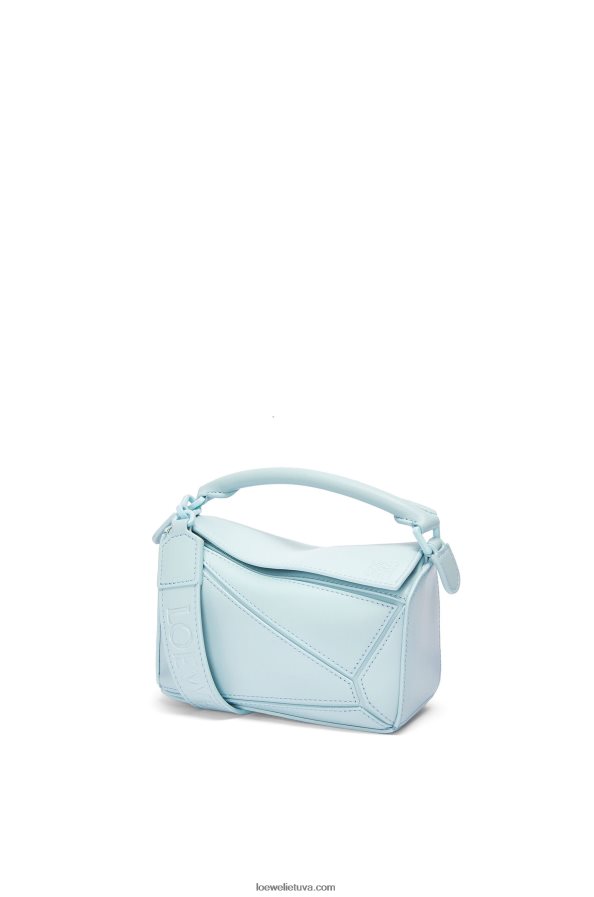 Loewe moterys mini galvosūkių maišelis iš satino veršiuko odos akvamarinas BZ26XN264
