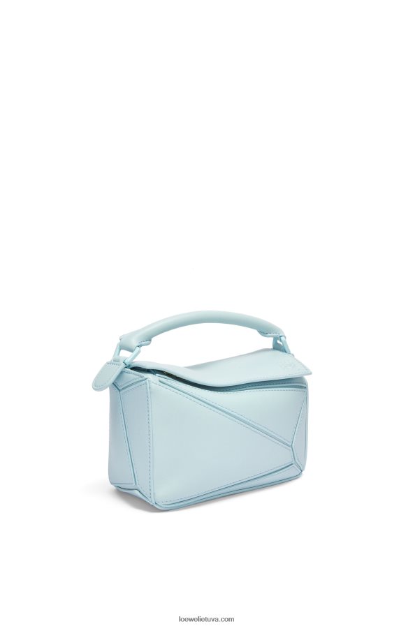 Loewe moterys mini galvosūkių maišelis iš satino veršiuko odos akvamarinas BZ26XN264