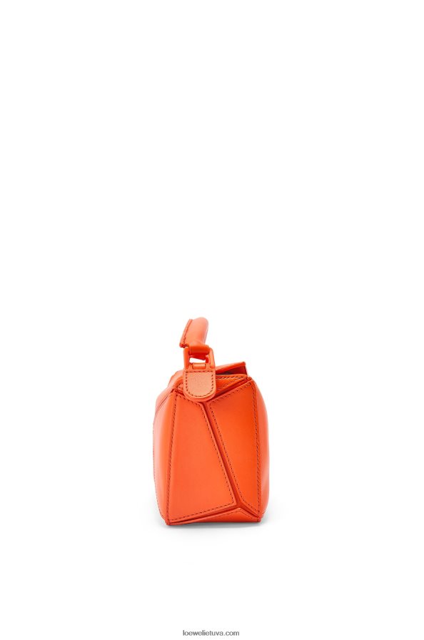 Loewe moterys mini galvosūkių maišelis iš satino veršiuko odos oranžinė BZ26XN271