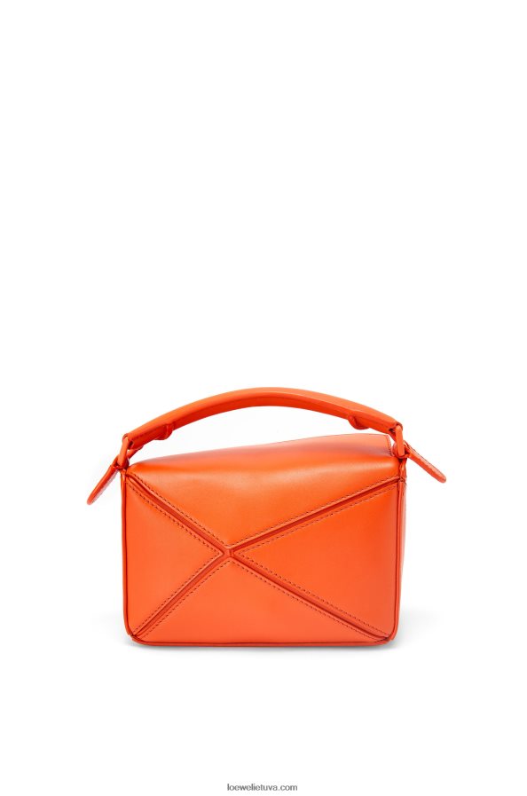 Loewe moterys mini galvosūkių maišelis iš satino veršiuko odos oranžinė BZ26XN271