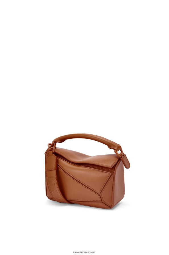 Loewe moterys mini galvosūkių maišelis iš satino veršiuko odos pekano BZ26XN273