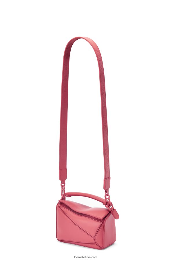 Loewe moterys mini galvosūkių maišelis iš satino veršiuko odos slyva BZ26XN266