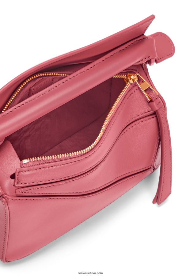 Loewe moterys mini galvosūkių maišelis iš satino veršiuko odos slyva BZ26XN266