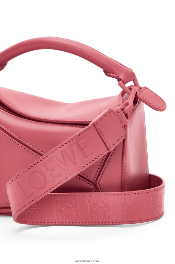 Loewe moterys mini galvosūkių maišelis iš satino veršiuko odos slyva BZ26XN266