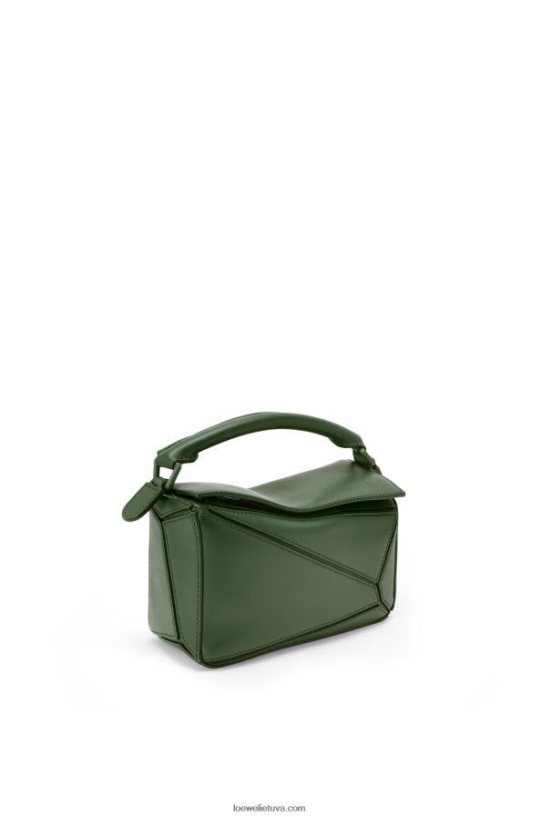 Loewe moterys mini galvosūkių maišelis iš satino veršiuko odos vintažinė chaki BZ26XN270