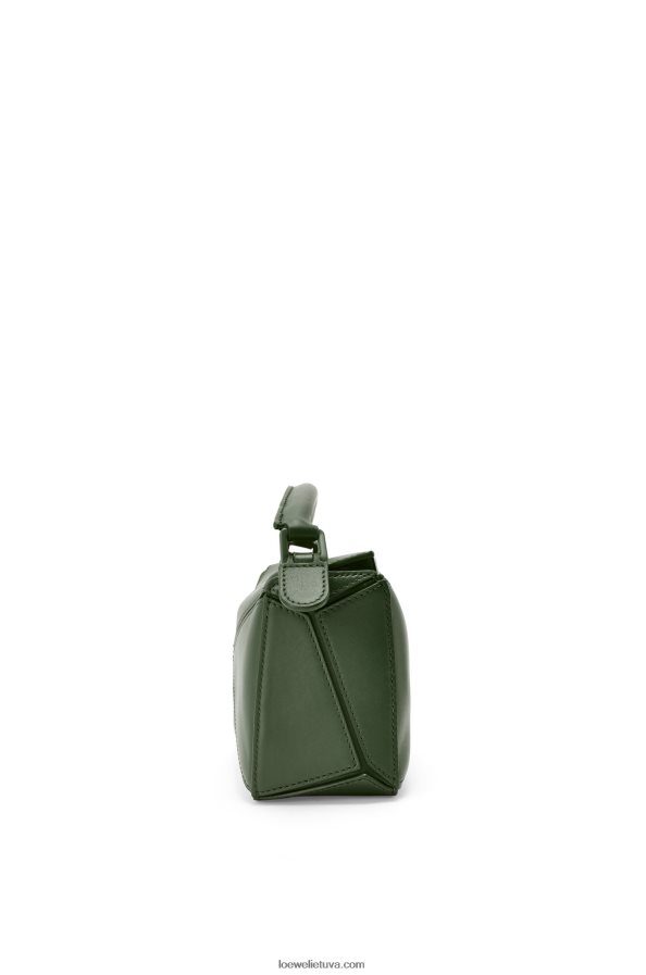 Loewe moterys mini galvosūkių maišelis iš satino veršiuko odos vintažinė chaki BZ26XN270