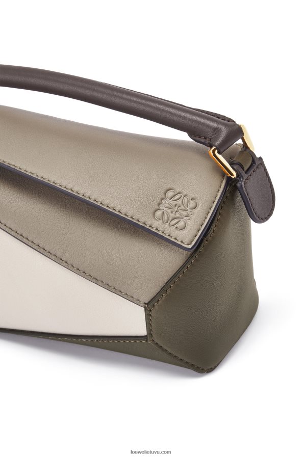 Loewe moterys mini galvosūkio kraštas iš Nappa veršiuko odos lauro žalia/šviesi aviža BZ26XN253