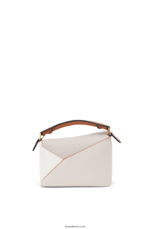 Loewe moterys mini galvosūkio kraštas iš Nappa veršiuko odos vaiduoklis/švelnus baltas BZ26XN258