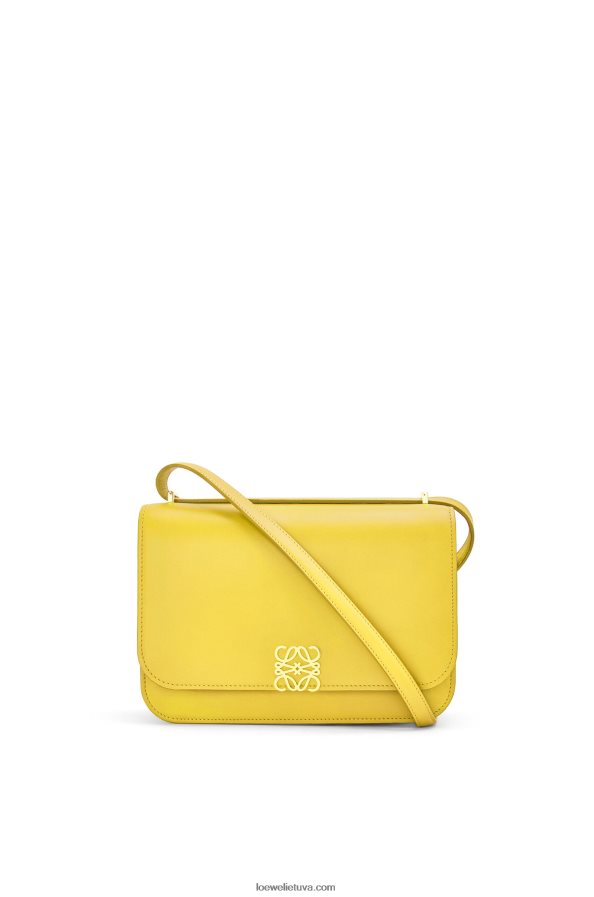 Loewe moterys gojos krepšys iš šilko veršio odos geltona BZ26XN302