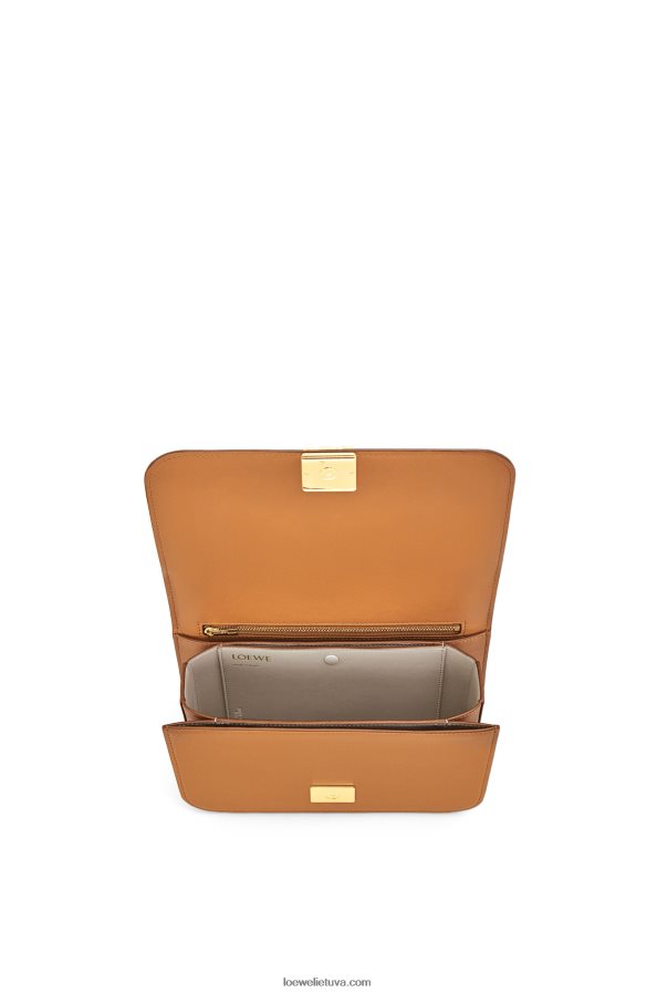 Loewe moterys gojos krepšys iš šilko veršio odos šilta dykuma BZ26XN300