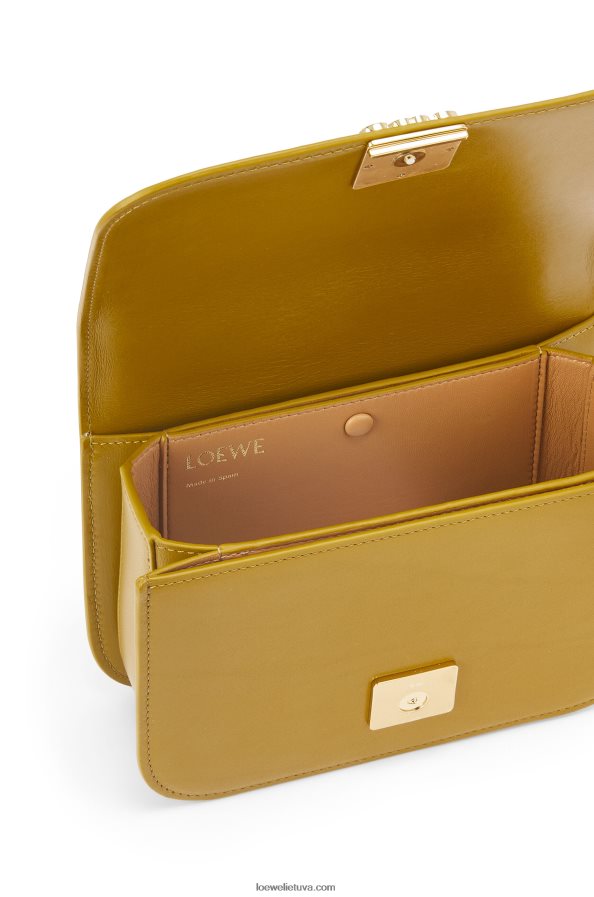 Loewe moterys mažas gojos krepšys iš šilkinės veršio odos ochra BZ26XN496