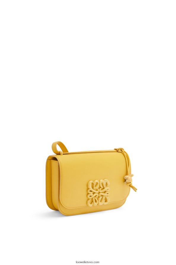 Loewe moterys mažas gojos krepšys iš šilkinės veršio odos šviesiai geltona glazūra BZ26XN263