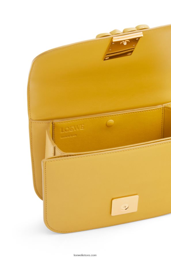 Loewe moterys mažas gojos krepšys iš šilkinės veršio odos šviesiai geltona glazūra BZ26XN263