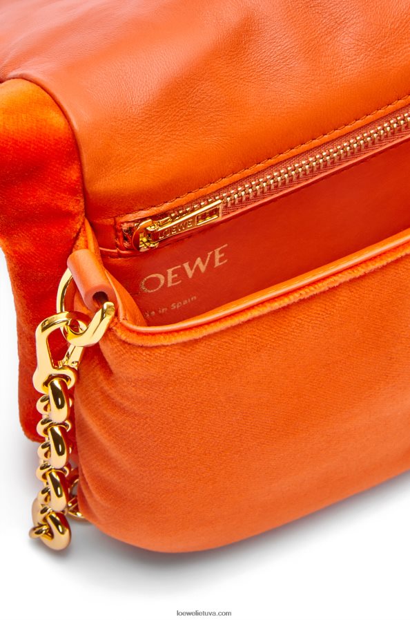 Loewe moterys mini puffer goya maišelis iš aksomo koralų raudonumo BZ26XN249