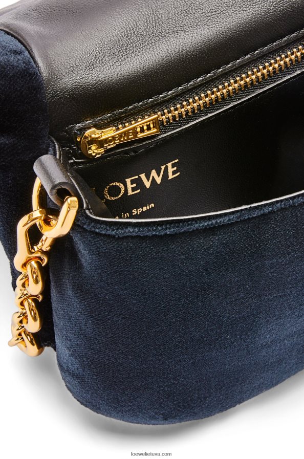 Loewe moterys mini puffer goya maišelis iš aksomo tamsiai mėlyna BZ26XN250
