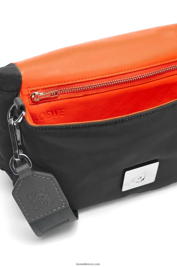 Loewe moterys mini puffer goya maišelis iš nailono juodas BZ26XN311