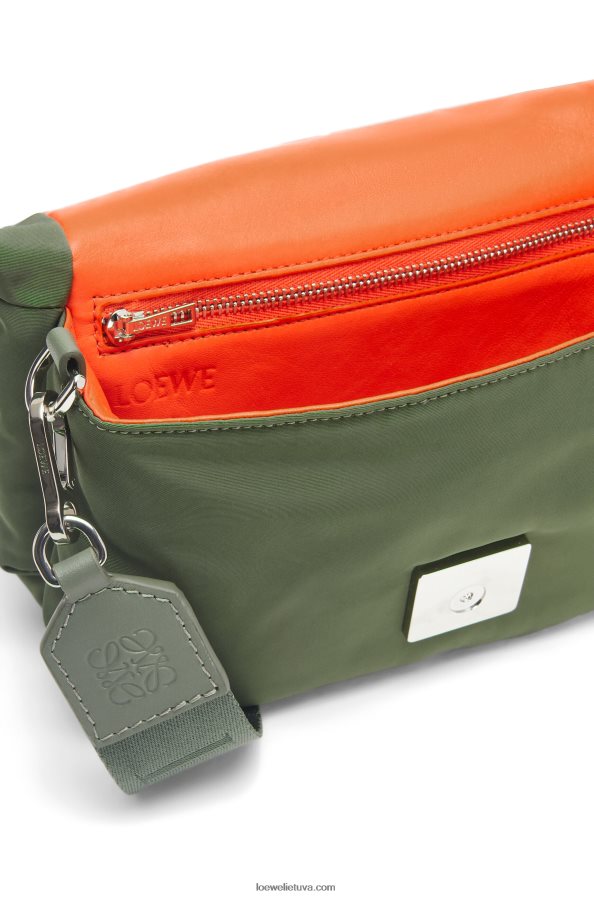 Loewe moterys mini puffer goya maišelis iš nailono vintažinė chaki BZ26XN430