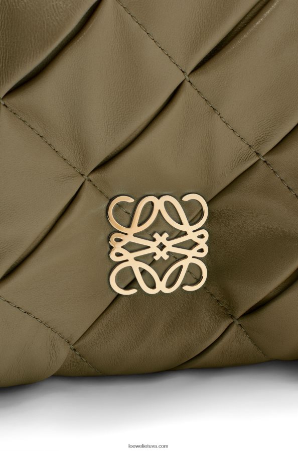 Loewe moterys pūkuotas goja iš klostuoto blizgaus napos ėriuko odos tamsiai chaki žalia BZ26XN382