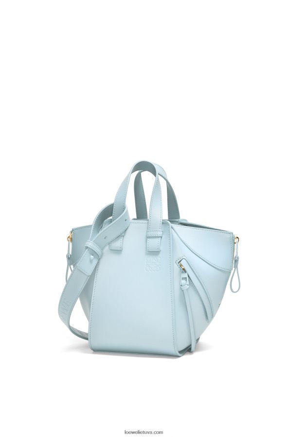 Loewe moterys kompaktiškas hamakas iš satino veršio odos akvamarinas BZ26XN460