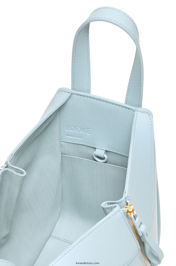Loewe moterys kompaktiškas hamakas iš satino veršio odos akvamarinas BZ26XN460