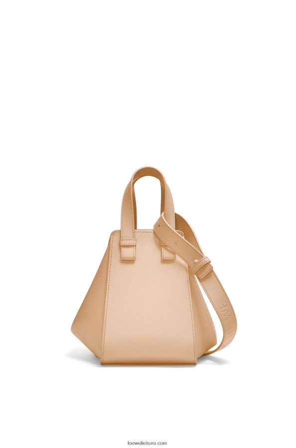 Loewe moterys kompaktiškas hamakas iš satino veršio odos nuogas BZ26XN432