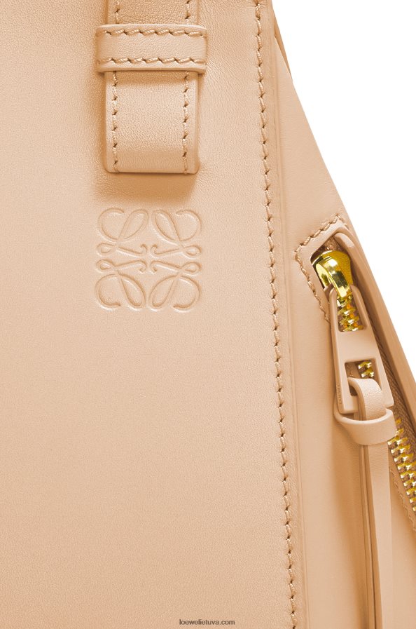 Loewe moterys kompaktiškas hamakas iš satino veršio odos nuogas BZ26XN432
