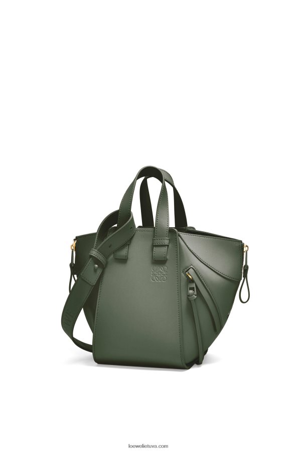 Loewe moterys kompaktiškas hamakas iš satino veršio odos vintažinė chaki BZ26XN461