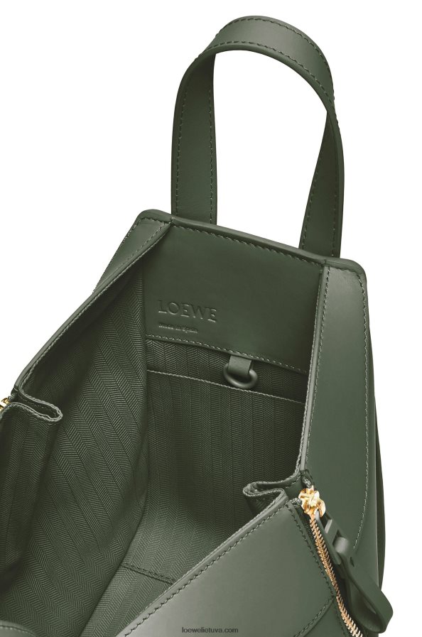 Loewe moterys kompaktiškas hamakas iš satino veršio odos vintažinė chaki BZ26XN461