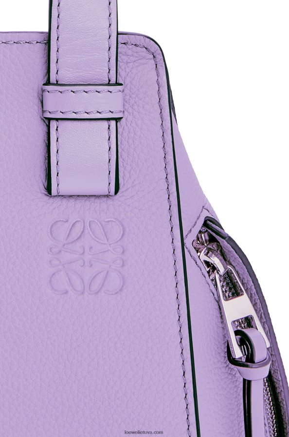 Loewe moterys kompaktiškas hamako krepšys iš minkštos grūdėtos blauzdos odos šviesiai violetinė BZ26XN406