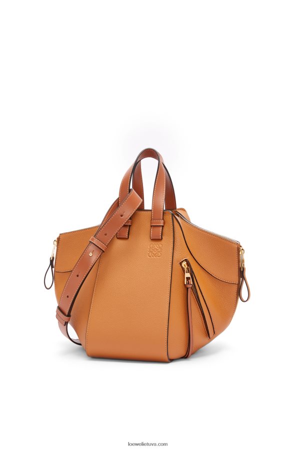 Loewe moterys mažas hamako maišelis iš minkštos grūdėtos veršienos lengva karamelė BZ26XN439