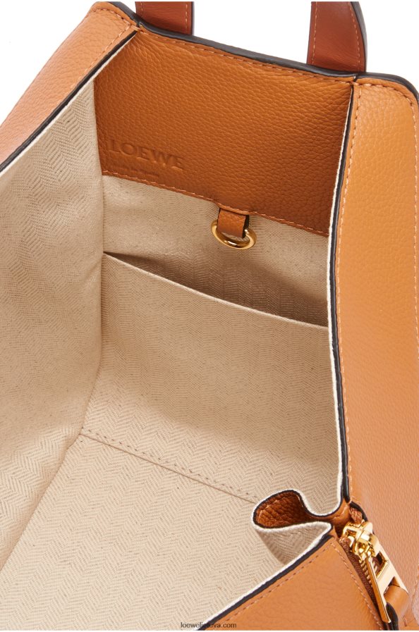 Loewe moterys mažas hamako maišelis iš minkštos grūdėtos veršienos lengva karamelė BZ26XN439