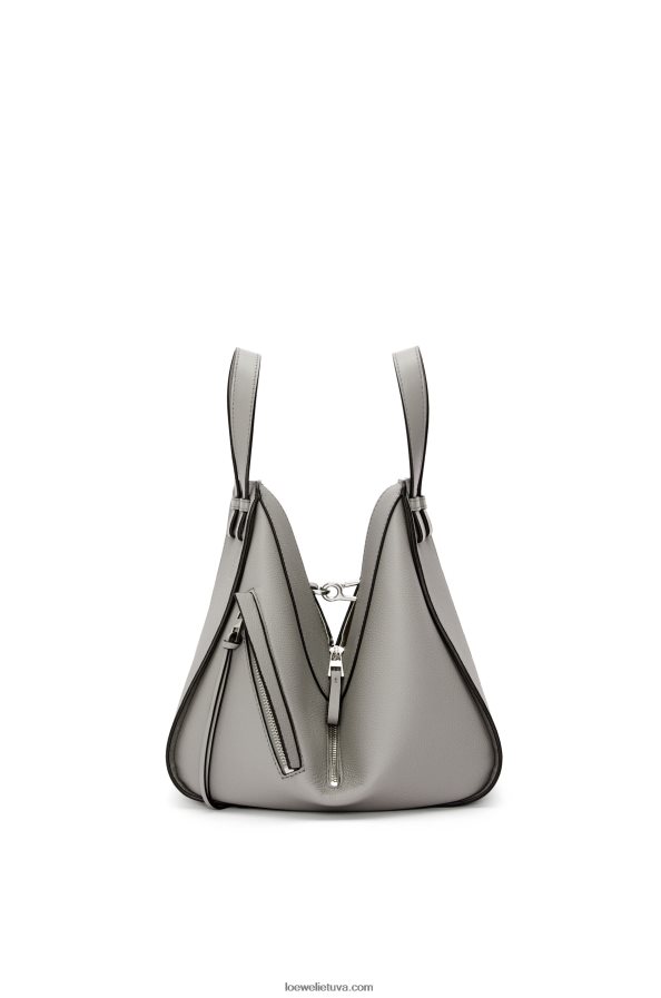 Loewe moterys mažas hamako maišelis iš minkštos grūdėtos veršienos perlų pilka BZ26XN434
