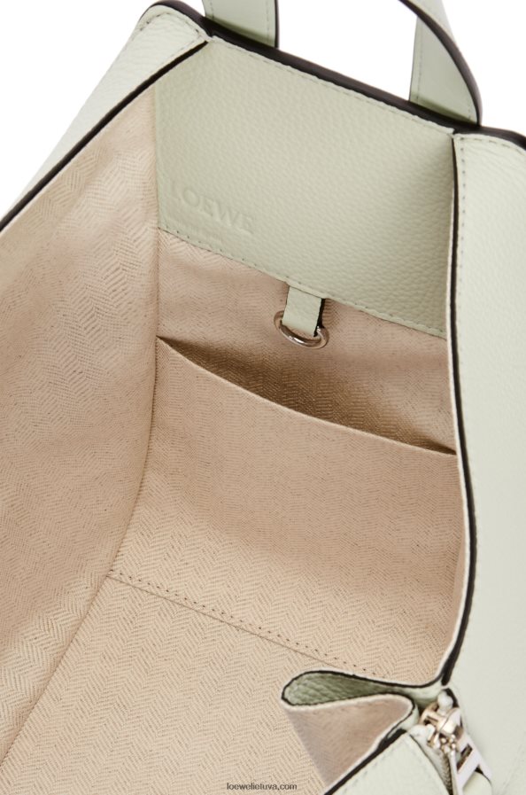 Loewe moterys mažas hamako maišelis iš minkštos grūdėtos veršienos šviesus celadonas BZ26XN370