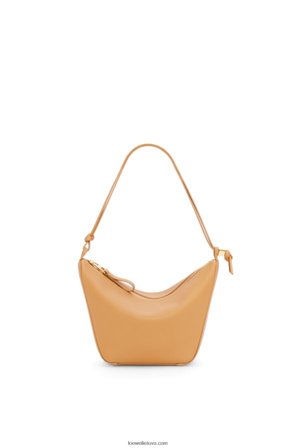 Loewe moterys mini hamakas valkata krepšys iš klasikinės blauzdos odos šilta dykuma BZ26XN323