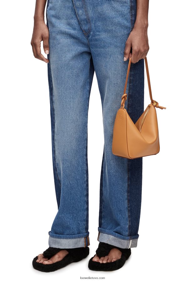 Loewe moterys mini hamakas valkata krepšys iš klasikinės blauzdos odos šilta dykuma BZ26XN323