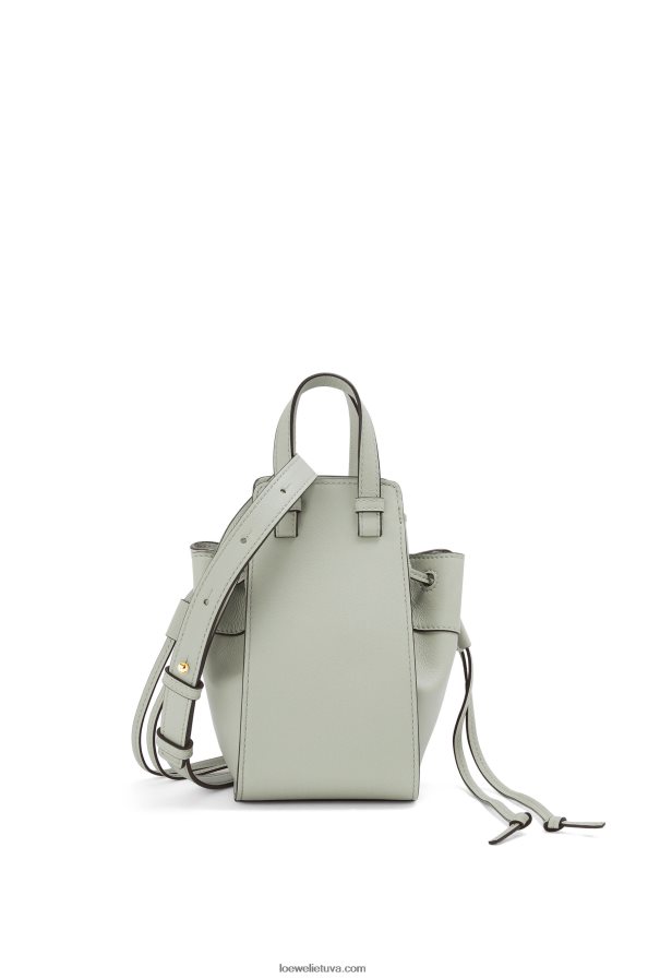 Loewe moterys mini hamako virvelė iš klasikinės blauzdos odos pelenų pilka BZ26XN290