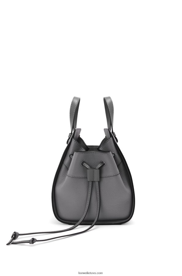Loewe moterys mini hamako virvelė iš minkštos grūdėtos blauzdos asfalto pilka BZ26XN252