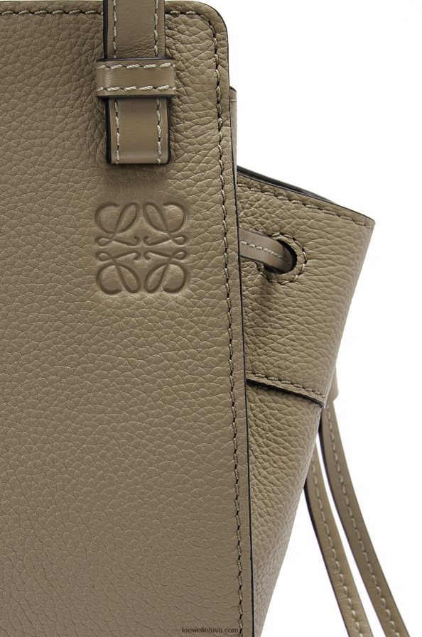 Loewe moterys mini hamako virvelė iš minkštos grūdėtos blauzdos laurų žalia BZ26XN241