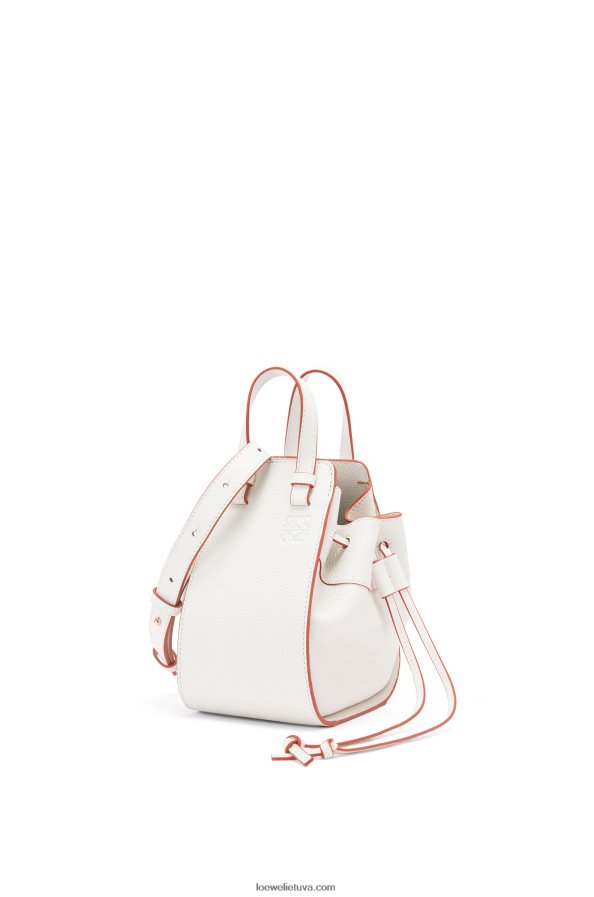 Loewe moterys mini hamako virvelė iš minkštos grūdėtos blauzdos minkšta balta BZ26XN313