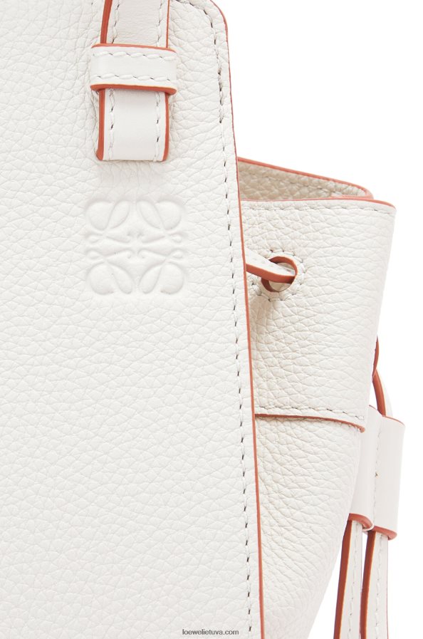 Loewe moterys mini hamako virvelė iš minkštos grūdėtos blauzdos minkšta balta BZ26XN313