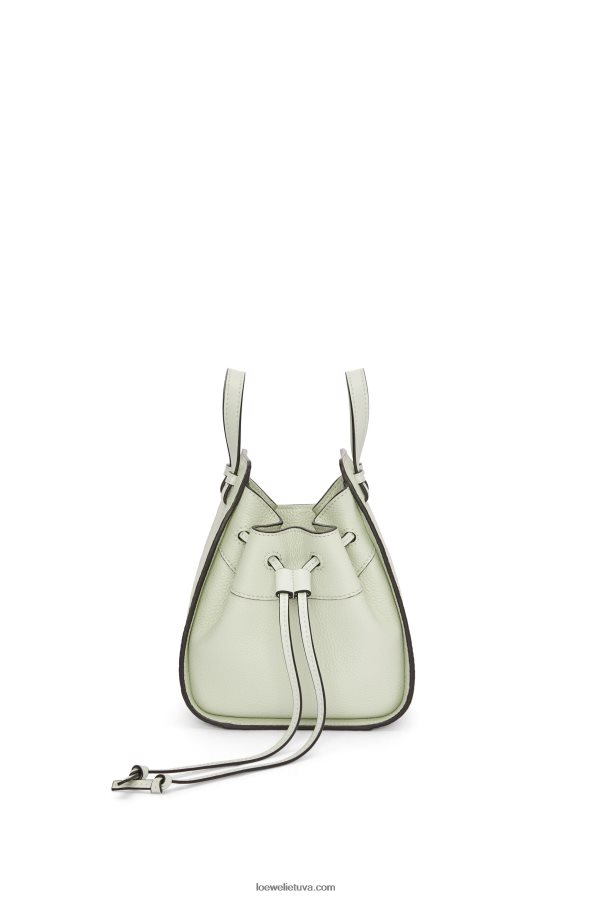Loewe moterys mini hamako virvelė iš minkštos grūdėtos blauzdos šviesus celadonas BZ26XN244