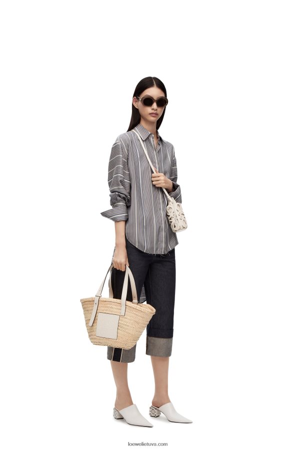 Loewe moterys anagramos iškirpta kišenė iš klasikinės blauzdos ir drobės balta/ekru BZ26XN558