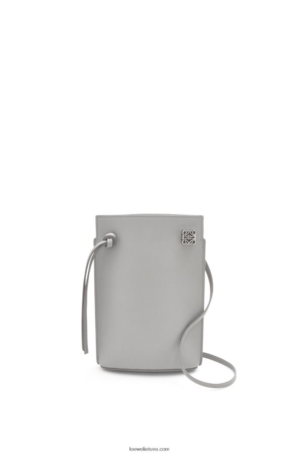 Loewe moterys kauliukų kišenė iš klasikinės blauzdos odos perlų pilka BZ26XN572