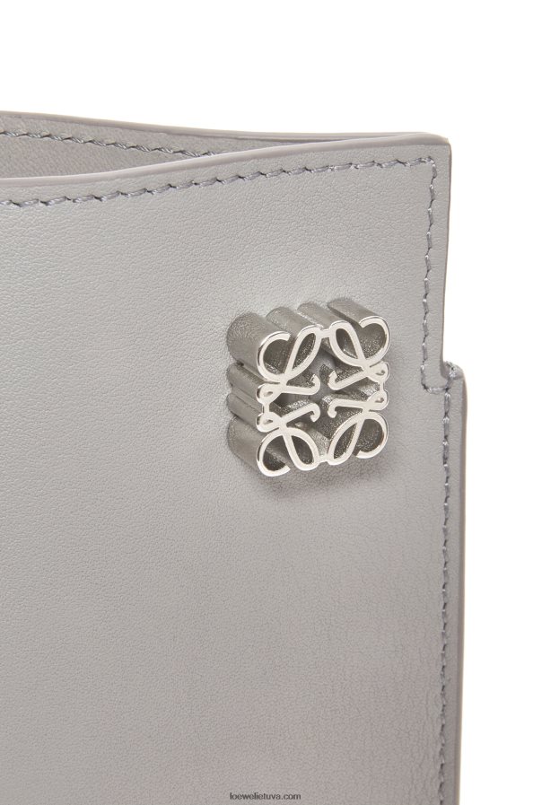 Loewe moterys kauliukų kišenė iš klasikinės blauzdos odos perlų pilka BZ26XN572