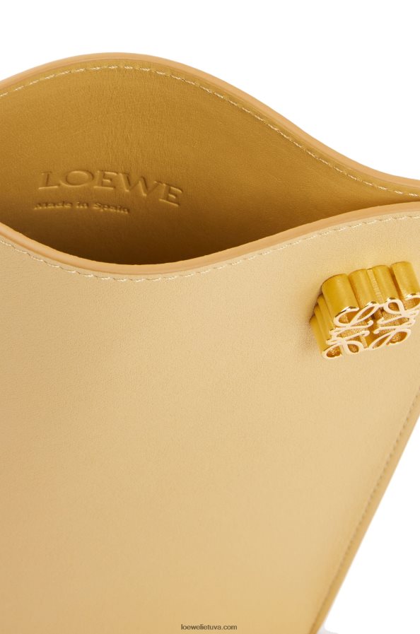 Loewe moterys kauliukų kišenė iš klasikinės blauzdos odos tamsus sviestas BZ26XN574