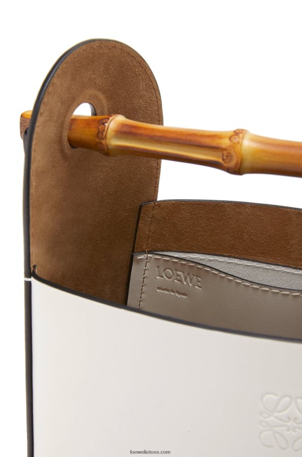 Loewe moterys Bambuko kibiras iš veršio odos minkšta balta BZ26XN178