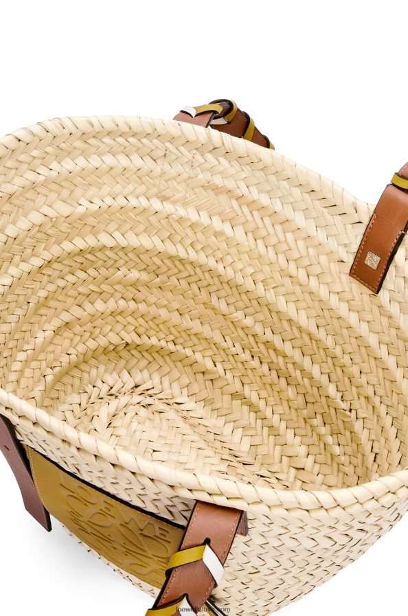 Loewe moterys krepšelis iš palmės lapo su pinta rankena iš veršio odos ochra / įdegis BZ26XN6