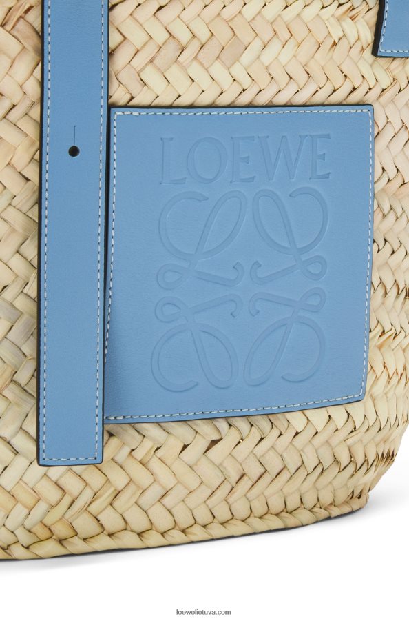 Loewe moterys krepšelis iš palmių lapų ir veršiuko odos šviesiai mėlynas BZ26XN58